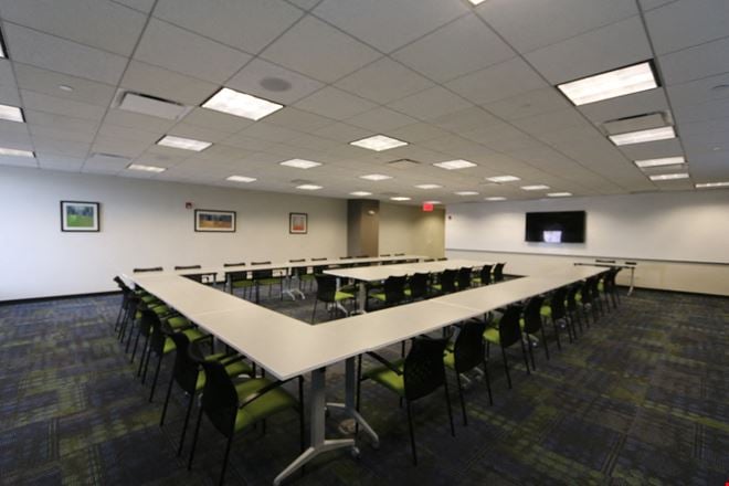700 Butterfield Centre