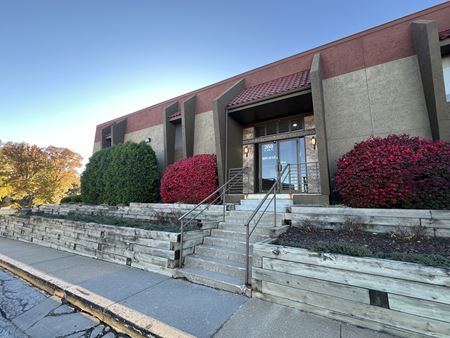 Photo of commercial space at 256-268 North 115th Street in Omaha