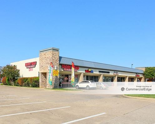 Parkwood Village Shopping Center