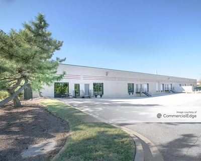 Cromwell Business Park - 820 & 890 Airport Park Road