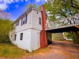 1117 E Wood St