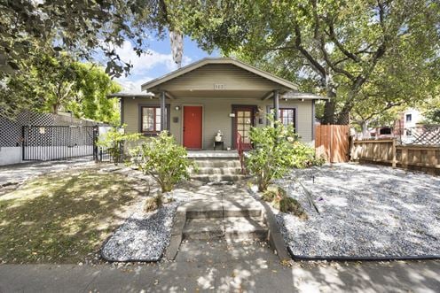 103 N Catalina Ave