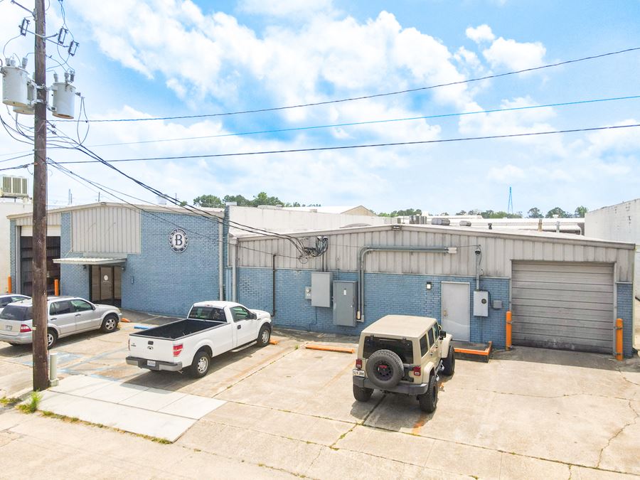 ±12,000 SF Office/Warehouse with Tenant and Turnkey Business