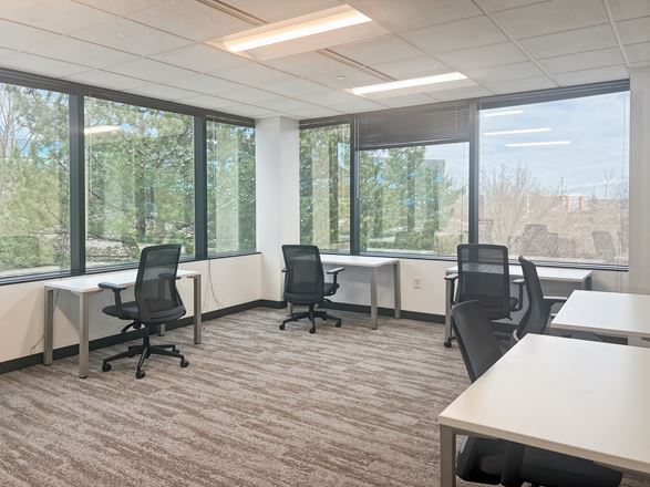 Regus - Brookfield - Water Tower Blvd