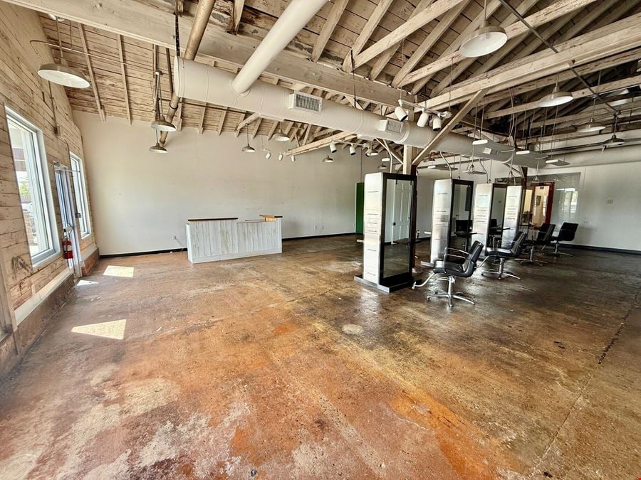 Windmill Station: Turnkey Salon, Restaurant & private Offices