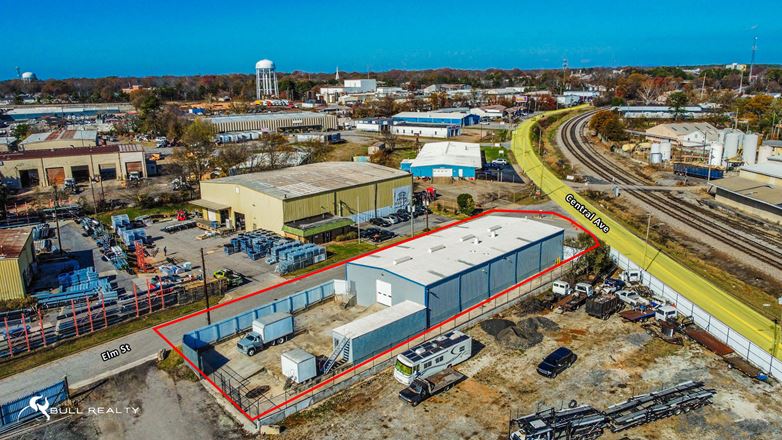 Freestanding Warehouse Building | ±8,050 SF | For Lease