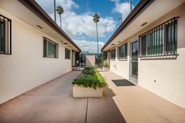 1324 N Avalon Blvd