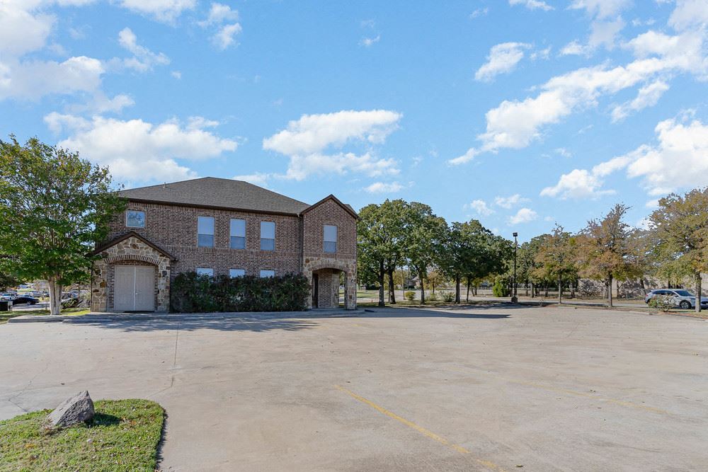 Office property in Arlington, TX