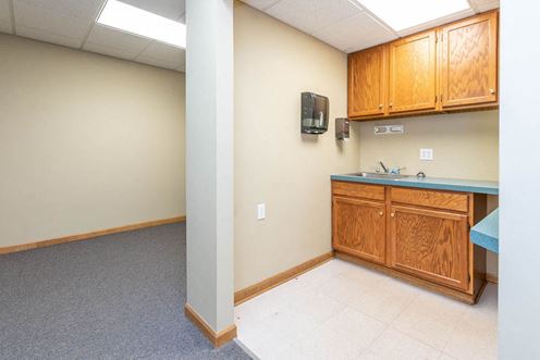 37 Professional Parkway - Medical & Professional Offices
