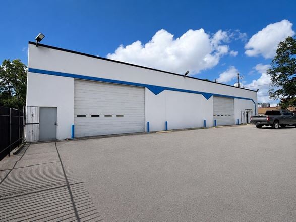 Industrial space for Rent at 6807 Lyons Avenue in Houston