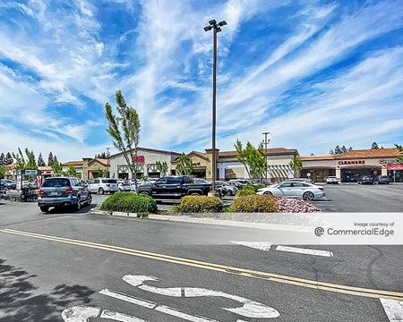 Retail space for Rent at 8949 North Cedar Avenue in Fresno
