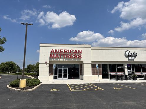 Retail Outlot Space in Jewel-Anchored Center