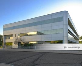 1 Waterside Crossing