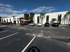 500 SF Suite 200 Professional and Medical Office Space
