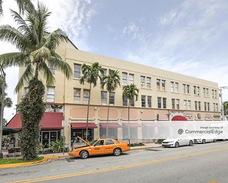 Retail space for Rent at 940 Lincoln Road in Miami Beach