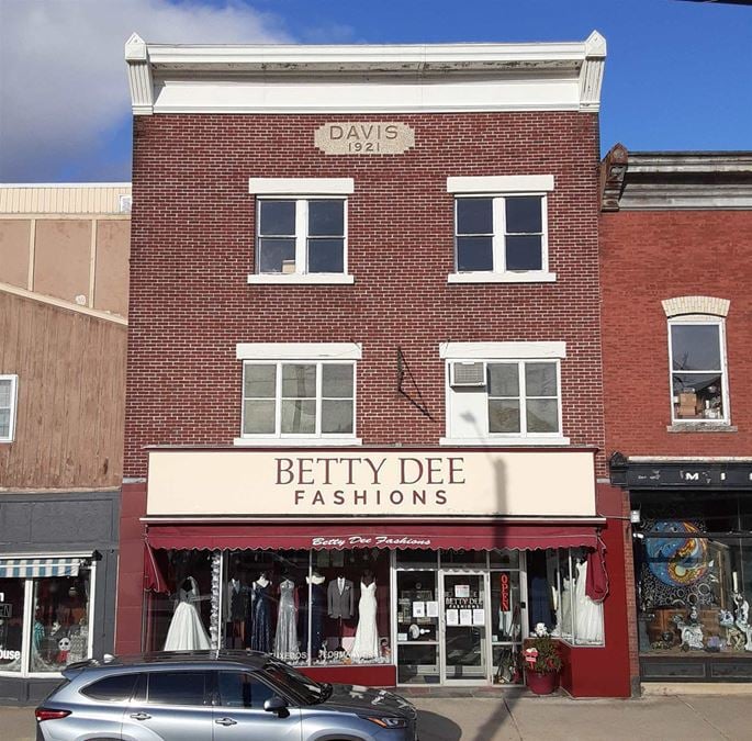Betty Dee's