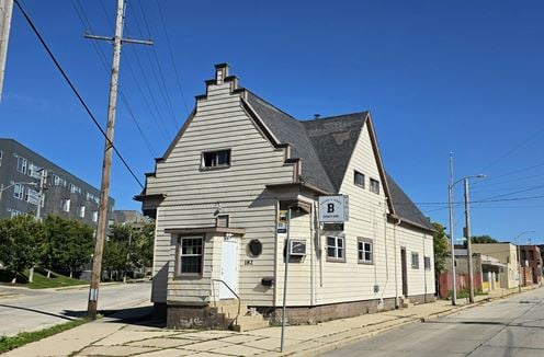 182 E Lincoln Ave