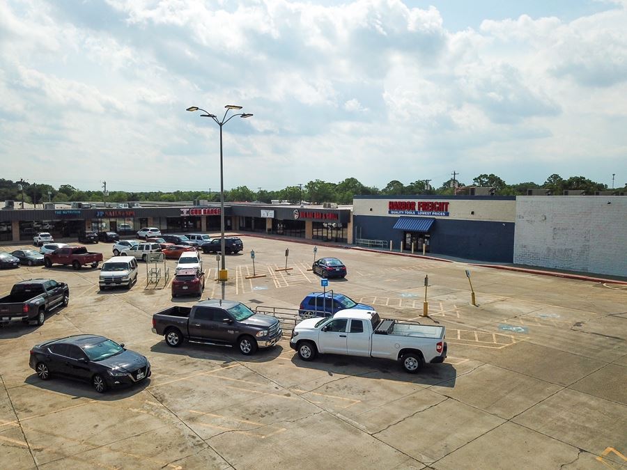 Alvin Shopping Center
