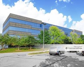 Crossroads Corporate Center - 20700 Swenson Drive