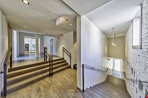 216 W Chicago