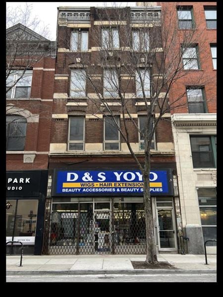 Retail space for Rent at 1284 N Milwaukee Ave in Chicago