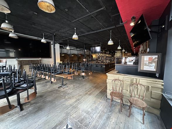 616 Davis St., Evanston, IL