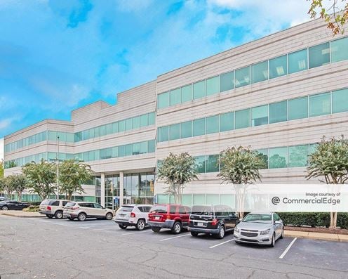 Pinewood Plaza