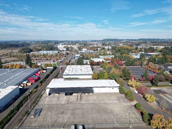 Clear-Span Warehouse with Secure Paved Yard