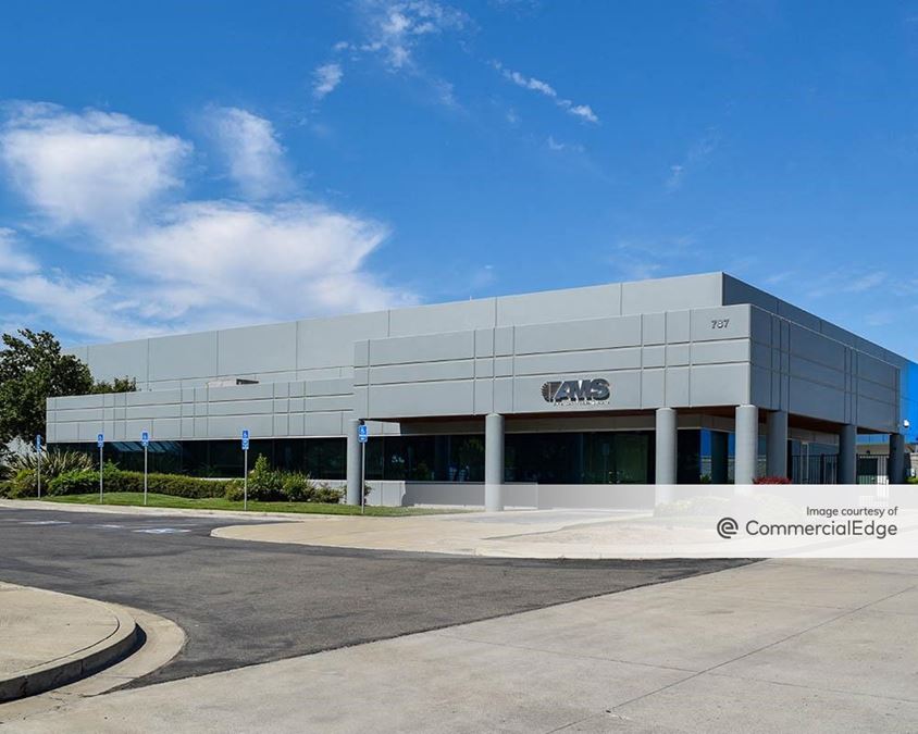 787 Spreckels Avenue, Manteca, CA 95336