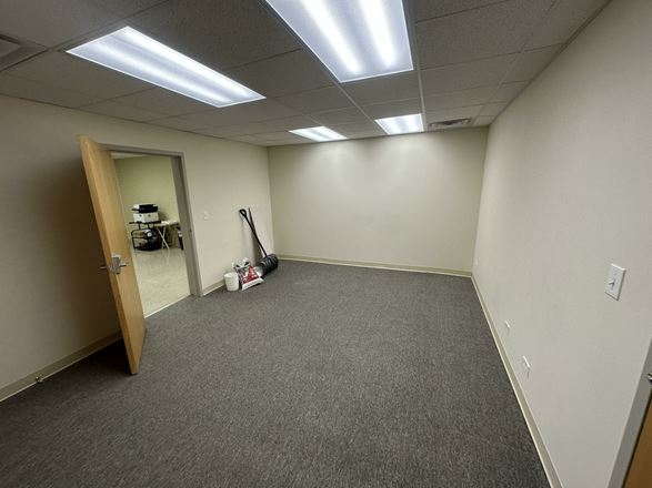 Logan Square Private Office Suite for Lease