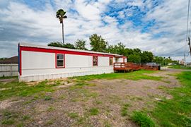 Ground & Building Lease Available | ±1.96 AC Retail Land | Weslaco, TX