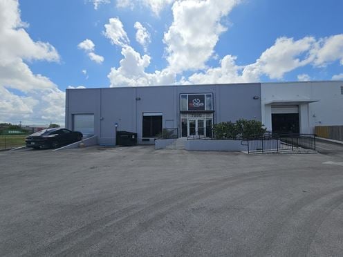 Doral Decor District Showroom Warehouse