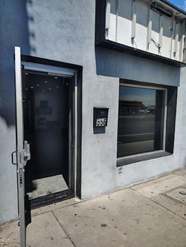 556 N Arizona Ave