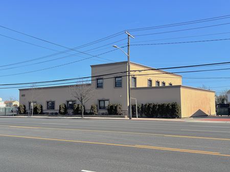 Office space for Sale at 4435 Austin Blvd in Island Park