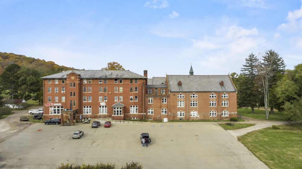 Arcadia Academy and Thee Abbey Kitchen 211 College St., Arcadia, MO