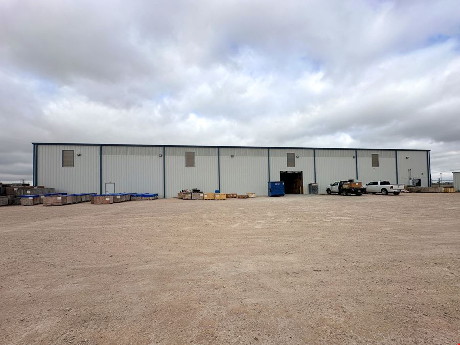 Dock & Grade-Level Loading Warehouse on I-20