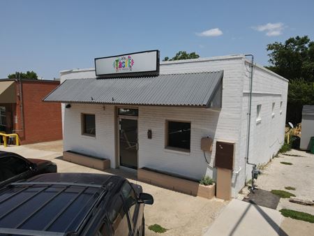 Photo of commercial space at 116 N Austin St in Denton