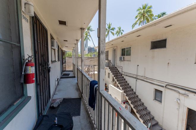 1980 Kalakaua Ave