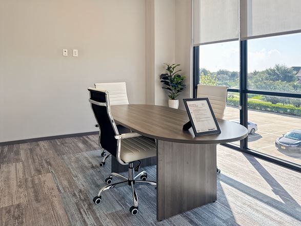 Regus - Sugarland - University Blvd