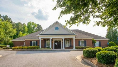 385 Hawthorne Lane