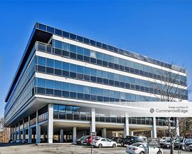 3 Garret Mountain Plaza