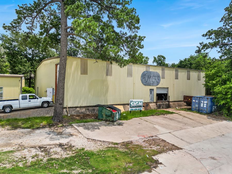 Corner Lot Warehouse on I-45