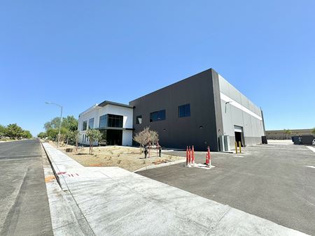 Photo of commercial space at 1653 W Knudsen Dr in Phoenix