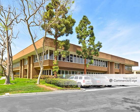 1000 Quail Street