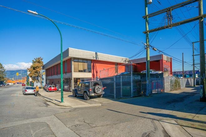 330 Heatley Avenue 