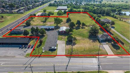 Photo of commercial space at 824 SW 134th Street in Moore
