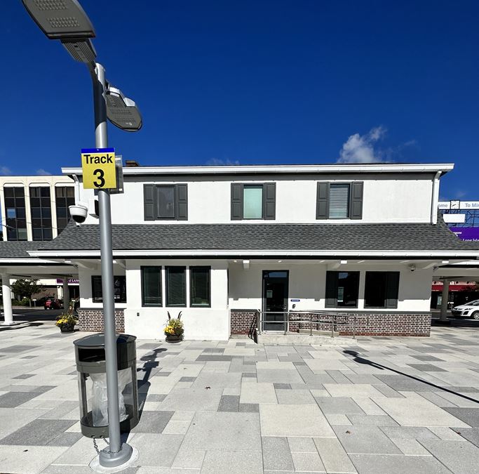 Mineola LIRR Station Retail Space