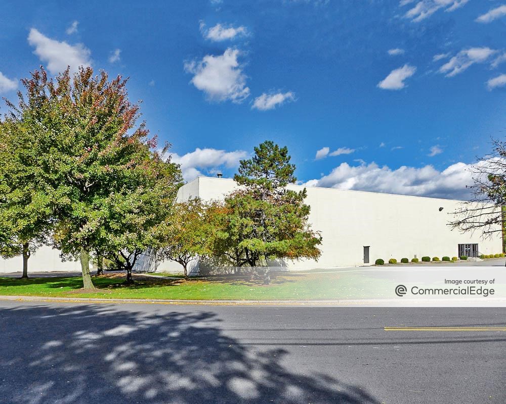 75 Metro Way, Secaucus, NJ 07094