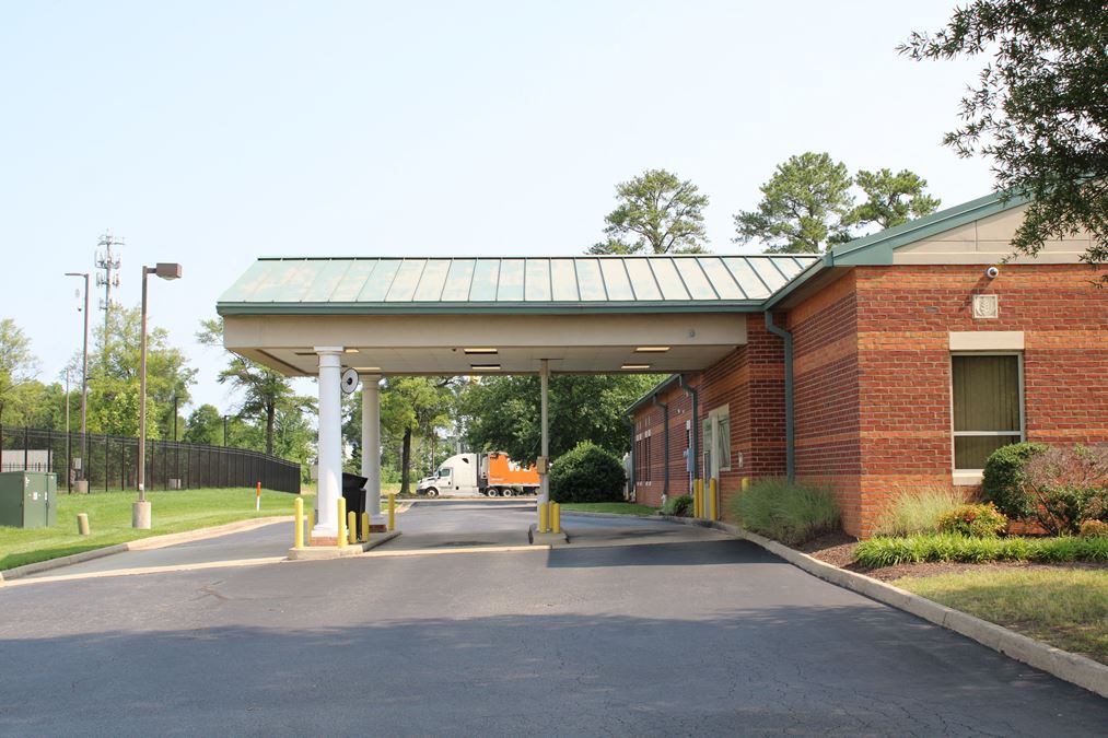 15,917 SF Building with Drive Thru