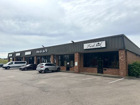 Retail space for Rent at 3865-3877 Winchester in Memphis